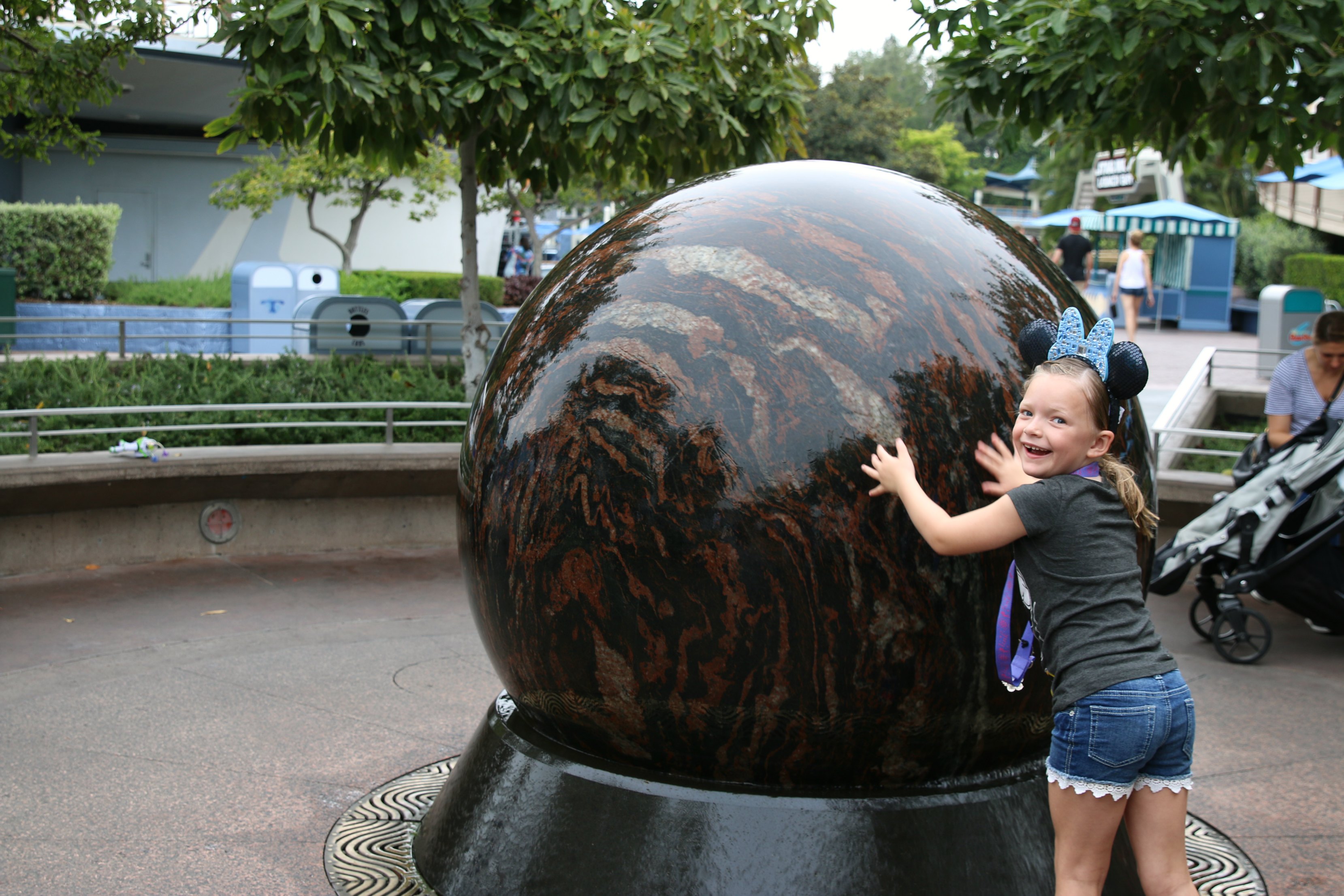 what to do at Disneyland on busy summer days