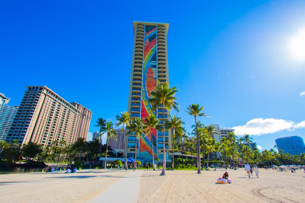 Review Hilton Hawaiian Village Full Resort and Rainbow Tower Room Tour